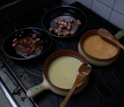 Fondue de queso y de tomate
